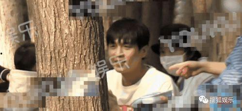 窦骁何超莲闺蜜爆料视频,揭秘明星情侣甜蜜背后的故事  第3张
