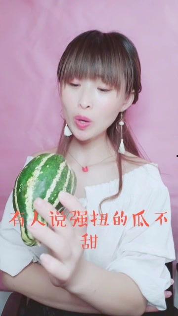 娱乐吃瓜酱交往,揭秘明星交往背后的甜蜜与苦涩 第2张 娱乐吃瓜酱交往,揭秘明星交往背后的甜蜜与苦涩 第2张